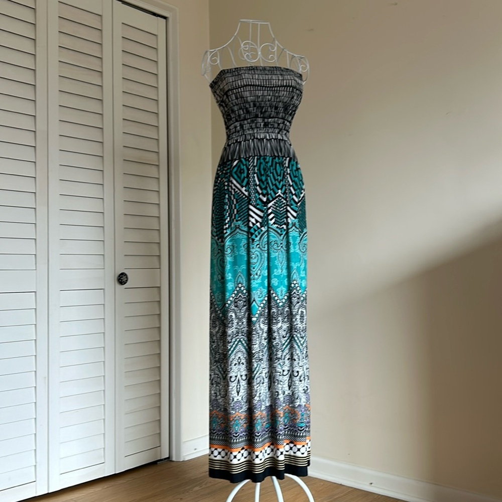 Green Envelope LA Size S Tube-Top Maxi Dress — Sleek & Elegant Silhouette